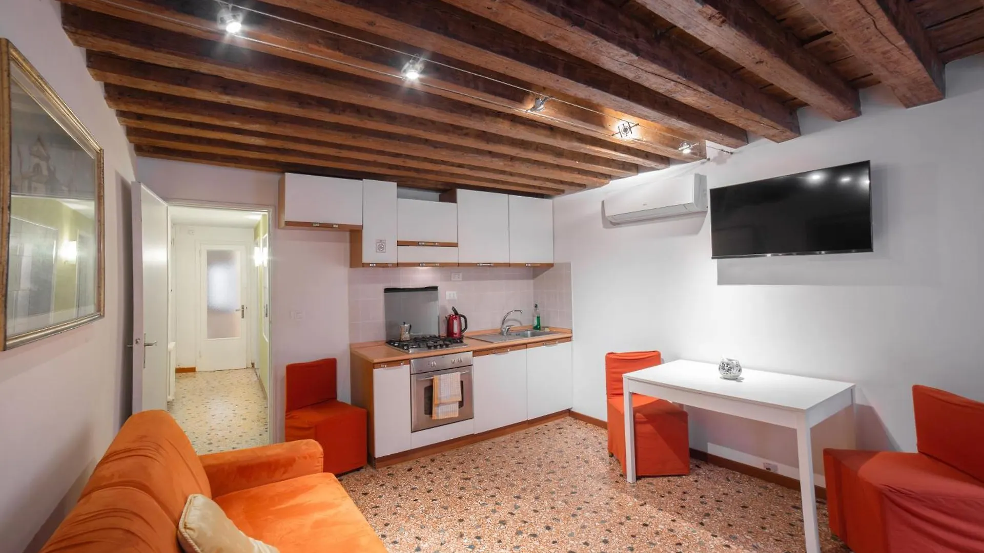 Apartment Frari 2 By Venicevillas Italy